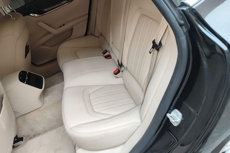 Used Maserati President 2013 3.0T Standard Model Left Rear Seat