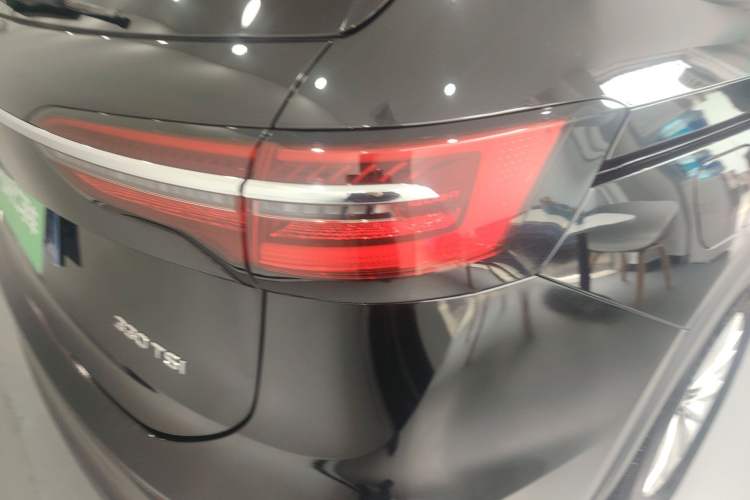 Used Volkswagen Viloran 2024 330TSI Business Edition Exterior 3