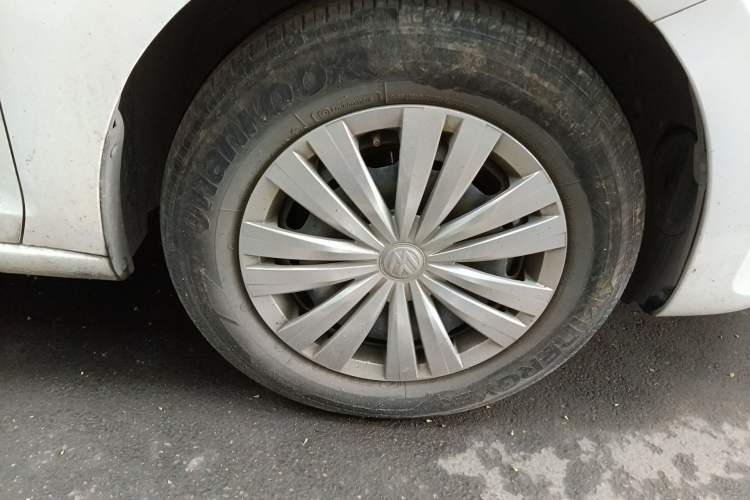 Used Volkswagen Santana 2016 1.6L Automatic Fashion Edition Exterior 1