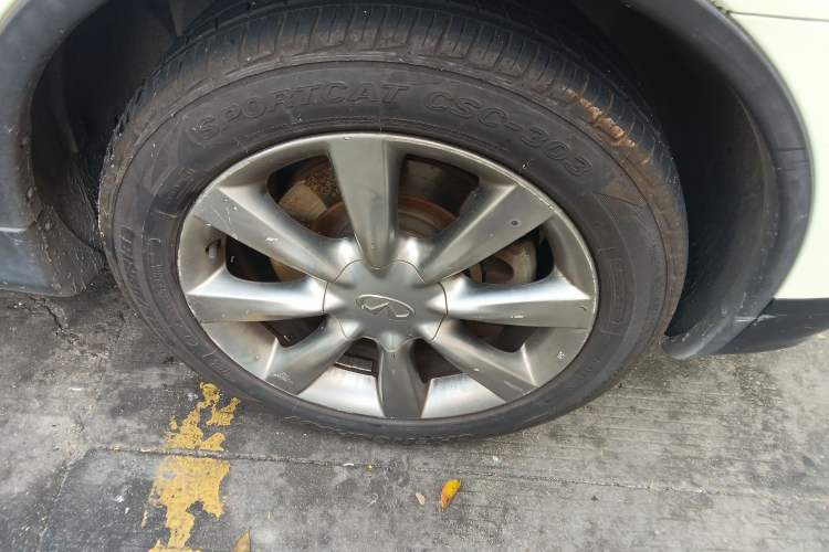 Used Infiniti QX50 2015 2.5L Enjoyment Edition Right Front Wheel Hub