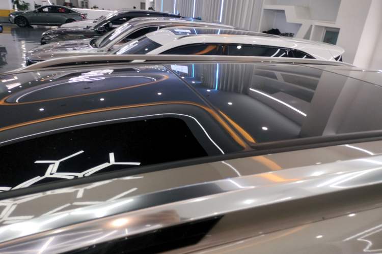 Used Buick Envision 2022 Encore Plus 652T Five-Seat All-Wheel-Drive Luxury Model