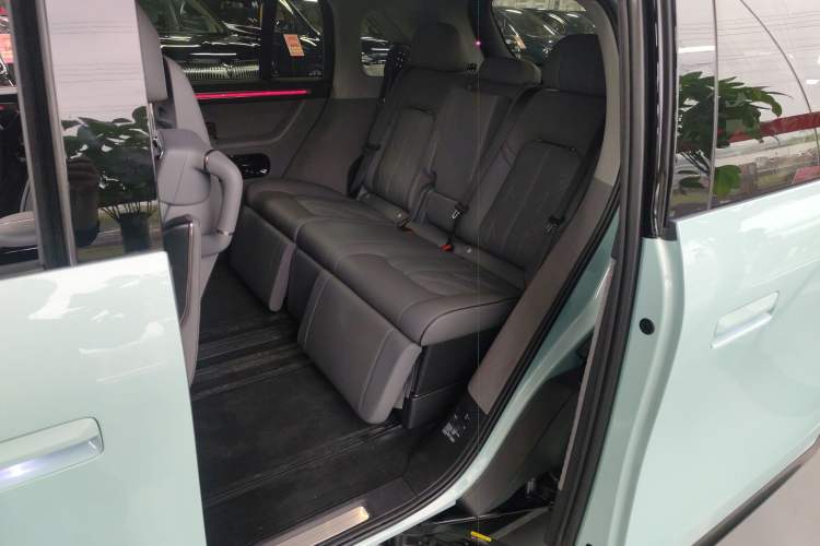 Used Zeekr MIX 2025 Intelligent Driving Version Left Rear Seat