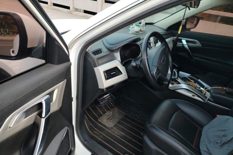 Used Geely Auto Emgrand X7 Sport 2020 1.8TD DCT Two-Wheel Drive Smart Connect 4G-Enabled Version Driver Seat