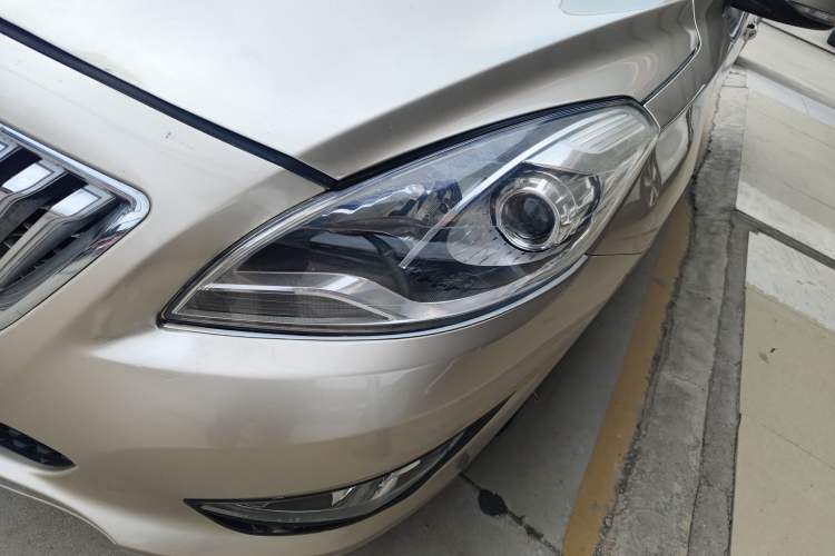 Used Haima Fumei 2014 M5 1.6L Manual Standard Model Left Front Headlight
