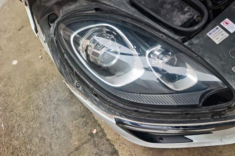 Used Porsche Macan 2016 Macan 2.0T Right Front Headlight