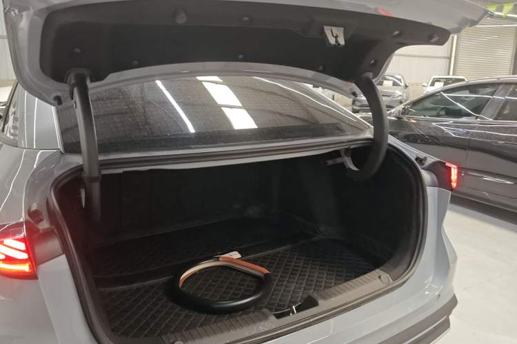 Used Geely Galaxy L6 2025 EM-i 140km Explorer+ Edition
