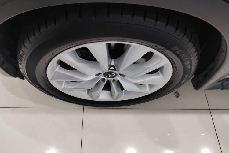 Used Infiniti QX50 2018 2.0T Two-Wheel Drive Fashion Edition Exterior 4