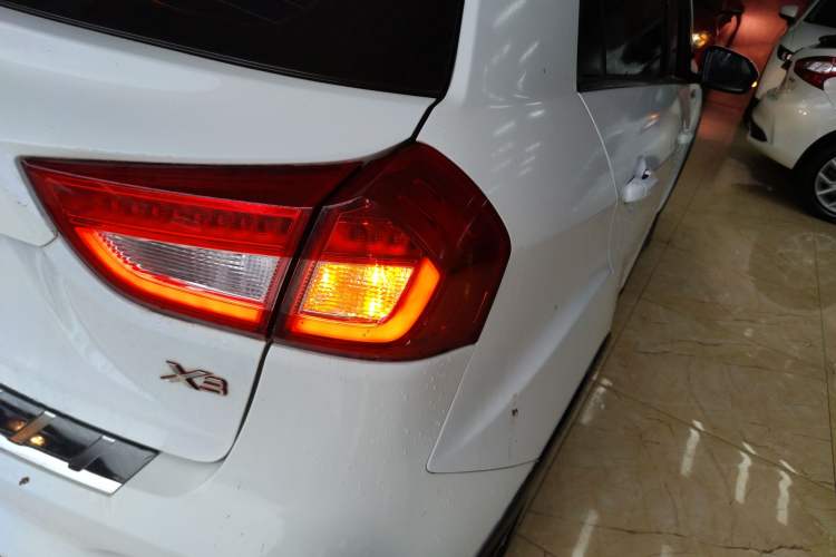 Used Geely Auto Vision X3 2017 1.5L Automatic Elite Model Right Rear Taillight