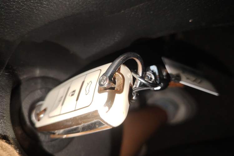 Used FORTHING Joyear X5 2013 1.6L Manual Luxury Model China IV Standard Vehicle Key