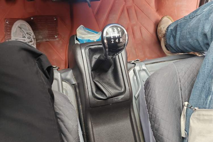 Used Wuling Rongguang 2021 1.5L Extended Standard-Size Window-Sealed Car Air-Conditioned Version 5 Seats L3C Gear Lever