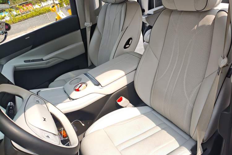 Used XPeng X9 2024 702 Ultra-Long Range Pro Left Front Seat