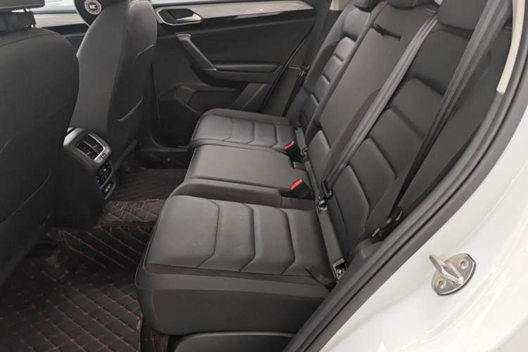 Used Volkswagen Tayron 2022 330TSI Two-Wheel Drive Luxury Smart Connectivity Version Left Rear Seat