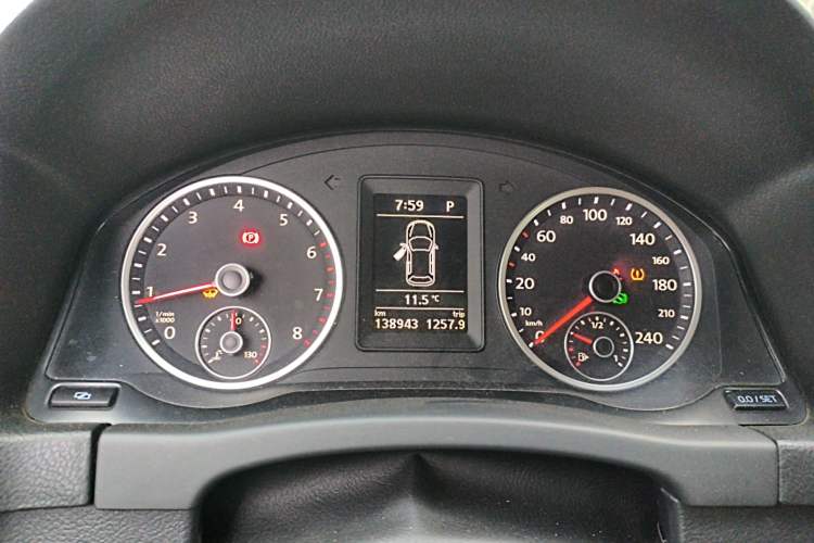 Used Volkswagen Tiguan 2012 1.8TSI Automatic Two-Wheel Drive Trend Edition Instrument Cluster
