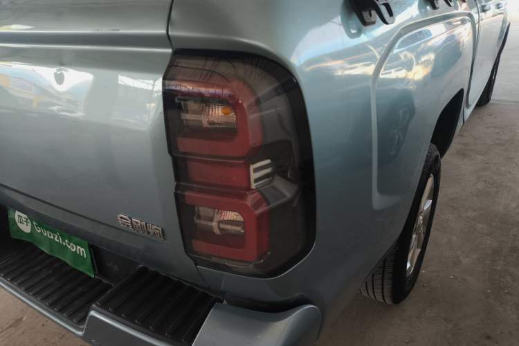 Used Great Wall King Kong Poer 2022 2.0T Manual Diesel Two-Wheel Drive Elite Version Long Bed Flatbed – GW4D20M Exterior 3