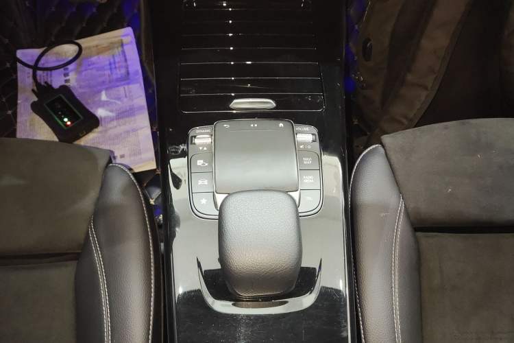 Used Mercedes-Benz A-Class 2020 Restyled A 200 L Sport Sedan Fashion Version
