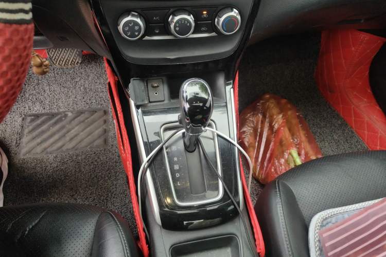 Used Nissan Sylphy 2016 1.6 XL CVT Luxury Edition Gear Lever