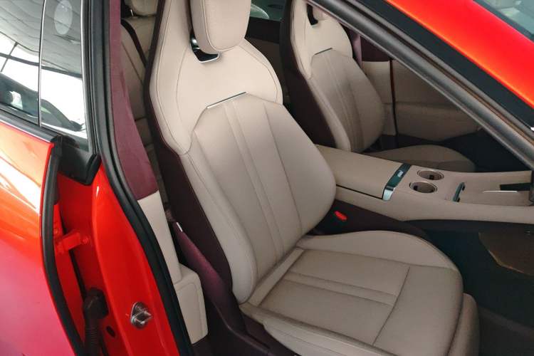 Used Xiaomi Auto YU7 2025 Ultra-Long Range High-Performance All-Wheel-Drive Max Edition