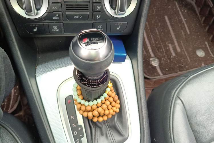 Used Audi Q3 2013 35 TFSI Comfort Model Gear Lever