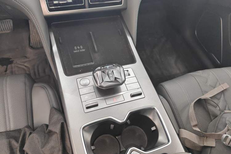 Used BYD Song L DM-i 2025 Intelligent Driving Version 112 km Beyond-Range Type
