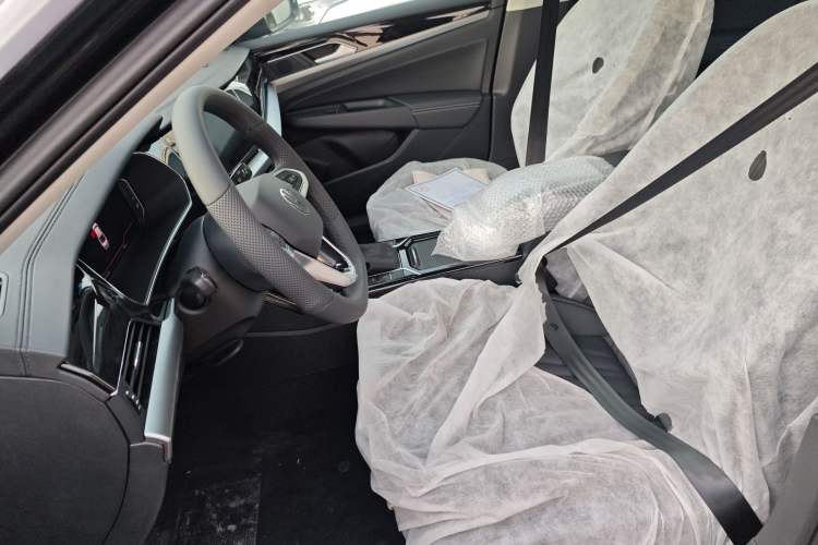 Used Volkswagen Passat 2026 Model, Outstanding 380TSI Longteng Edition Left Front Seat