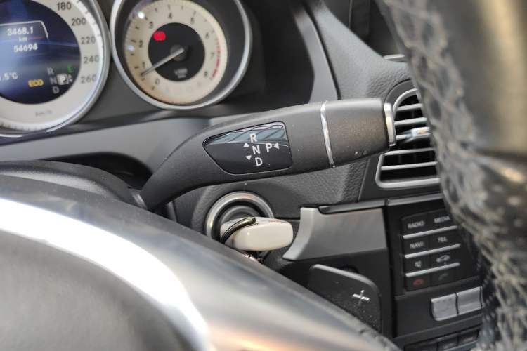 Used Mercedes-Benz E-Class 2016 E 200 Coupe Dynamic Edition Gear Lever