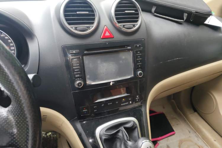 Used Haval H6 2011 2.0L Manual Two-Wheel Drive Elite Version Audio And AC Panel