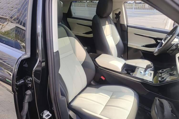 Used Land Rover Range Rover Evoque 2022 Facelifted Aurora L 249 PS R-Dynamic Luxury Edition