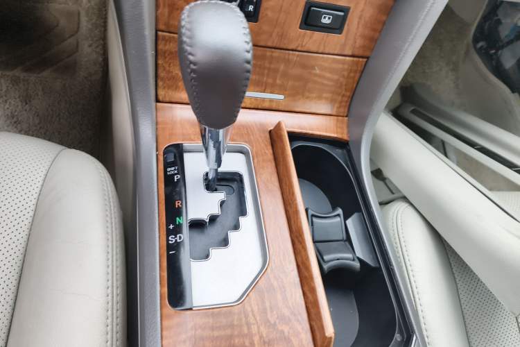 Used Toyota Camry 2009 240V Ultimate Edition Gear Lever