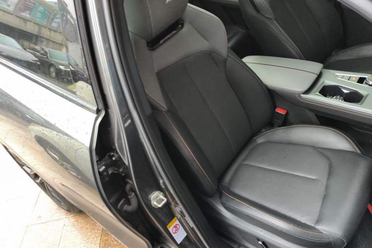 Used CHANGAN OSHAN Z6 New Energy 2022 Blue Whale iDD 150KM Flagship PLUS Right Front Seat