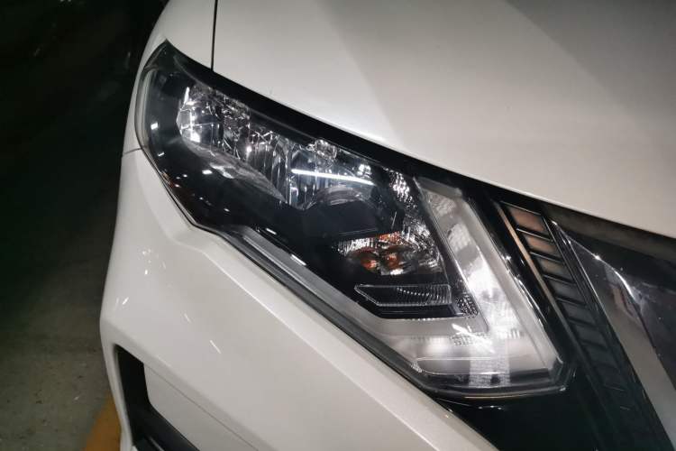 Used Nissan X-Trail 2021 2.0L CVT 2WD XL ITS SmartConnect Comfort Edition Right Front Headlight