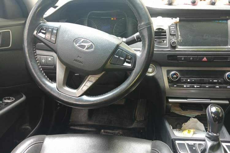 Used Hyundai Mistra 2014 1.8L Automatic Smart GLS Steering Wheel