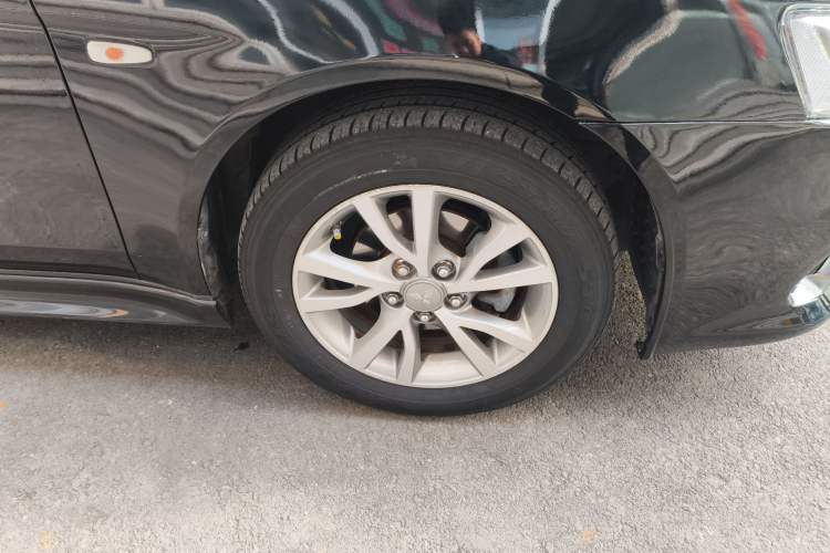 Used Mitsubishi Lancer EX 2012 Chasing Edition 1.8L Manual Luxury Model
