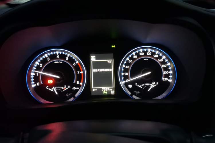 Used Toyota Highlander 2018 2.0T Four-Wheel Drive Luxury Version 7 Seats China VI Standard