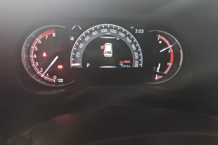 Used Toyota RAV4 2020 2.0L CVT Two-Wheel Drive Fashion Edition Odometer Close Up