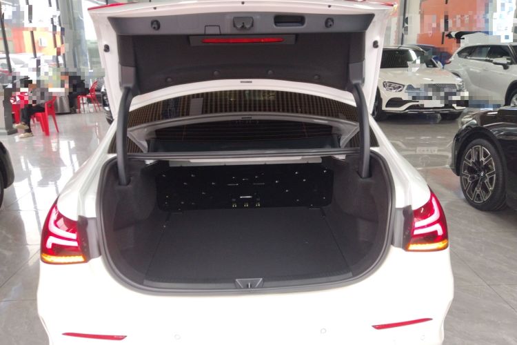 Used Mercedes-Benz A-Class 2022 Revised Version A 200 L Sport Sedan Fashionable Style
