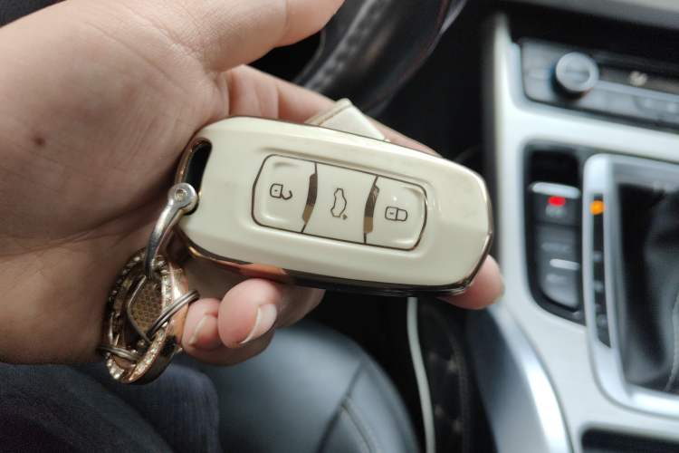 Used Geely Auto Emgrand X7 Sport 2018 1.8TD Automatic Two-Wheel Drive Smart Connect 4G Internet Edition