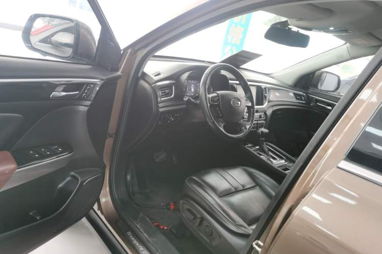 Used GAC Trumpchi GS7 2017 320T Two-Wheel-Drive Luxury Smart Connectivity Model