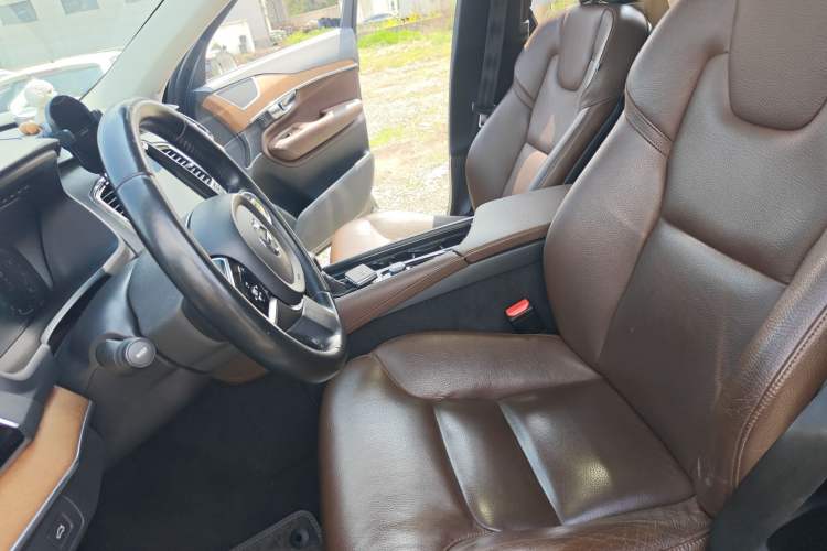 Used Volvo XC90 2019 T6 Zhiyi Edition 7-Seater China V Emission Standard
