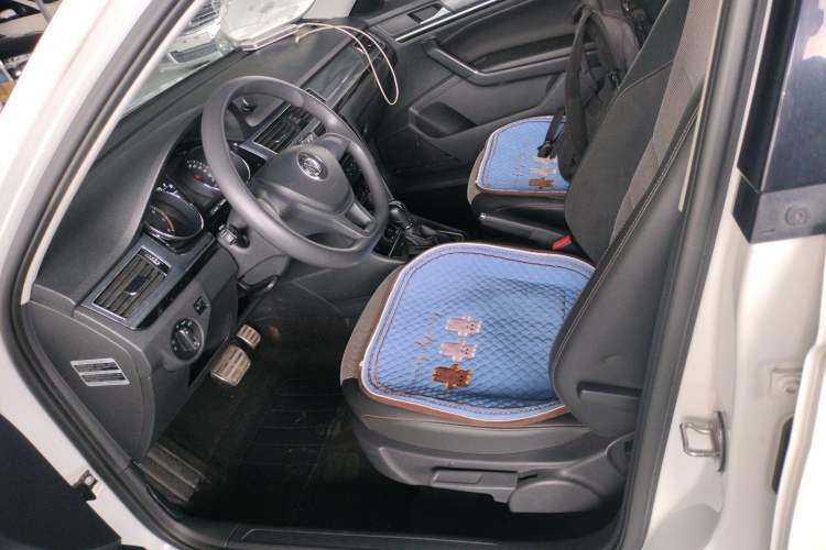 Used Volkswagen C-TREK 2017 230TSI DSG Comfort Version
