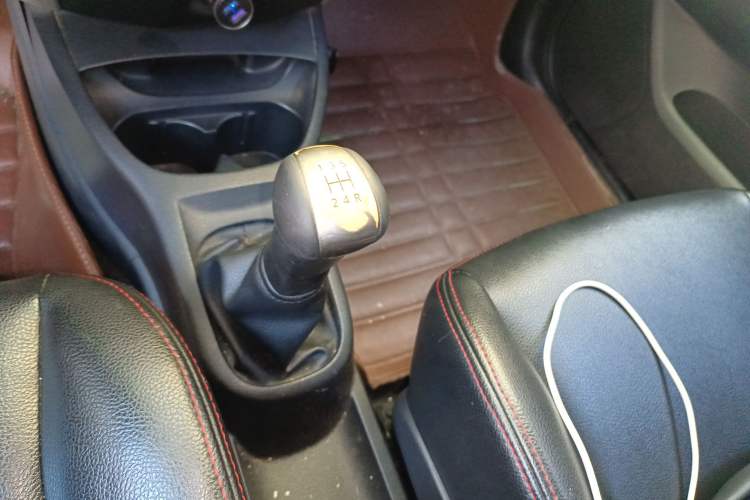 Used Nissan Livina 2013 1.6XE Manual Comfort Edition
