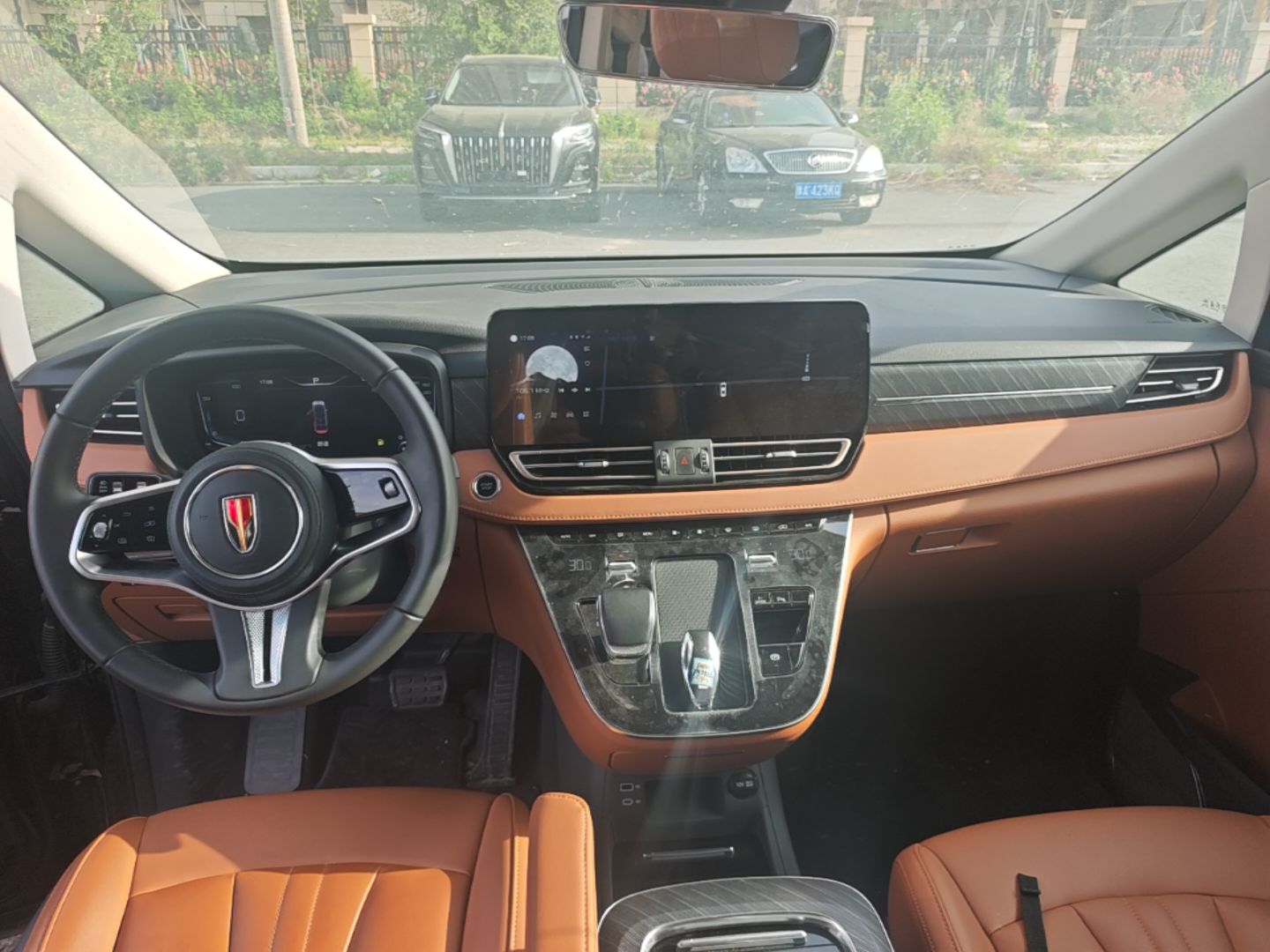 Hongqi HQ9 PHEV 2024 2.0T Four-Wheel Drive Business Edition — снимка 12