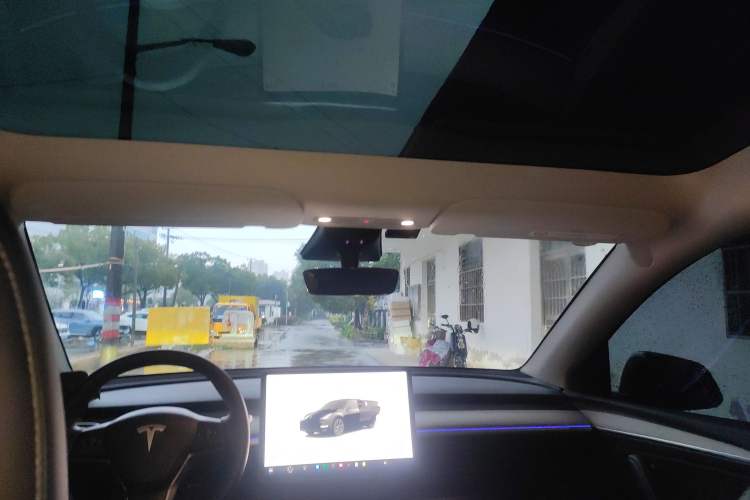 Used Tesla Model Y 2023 Rear-Wheel-Drive Version Headliner