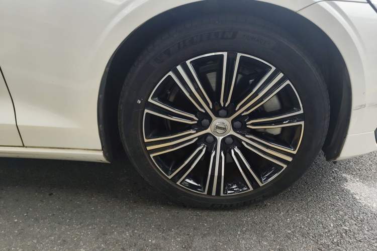 Used Volvo S60 New Energy 2021 T8 E-Drive Hybrid Four-Wheel Drive Smart Luxury Edition