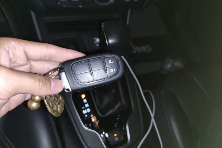 Used Jeep Cherokee 2019 2.0T Two-Wheel Drive Smart Enjoyment Version China VI