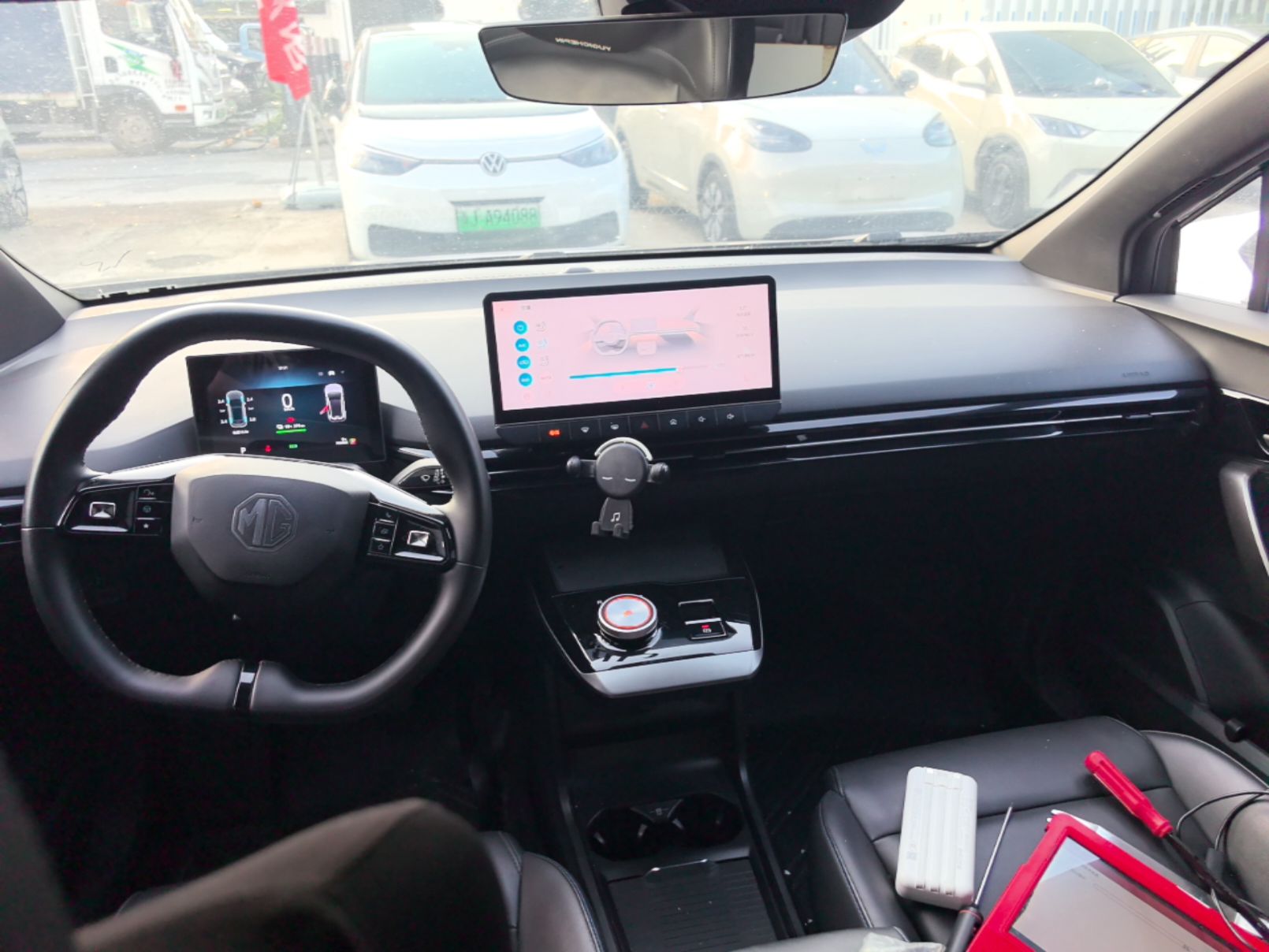 MG 4 EV 2023 415 km Range Sea-Champion Executive Edition — снимка 12
