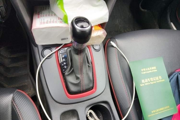 Used Hyundai ENCINO 2018 1.6T Dual-Clutch ZhiPao Edition China V Standard Gear Lever