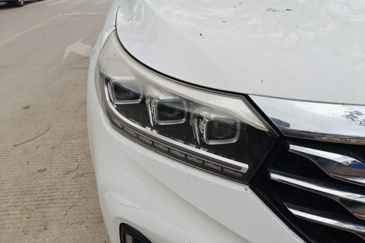 Used GAC Trumpchi GS4 2019 270T Automatic Two-Wheel Drive Luxury Smart Connectivity Model Right Front Headlight