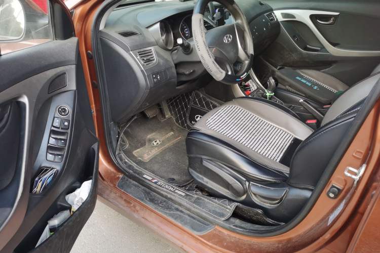 Used Hyundai Elantra (5th Generation / Langdong) 2012 1.6L Automatic Fashion Edition