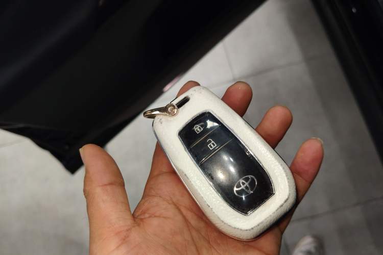 Used Toyota Harrier 2022 2.0L CVT Two-Wheel Drive Deluxe Edition
