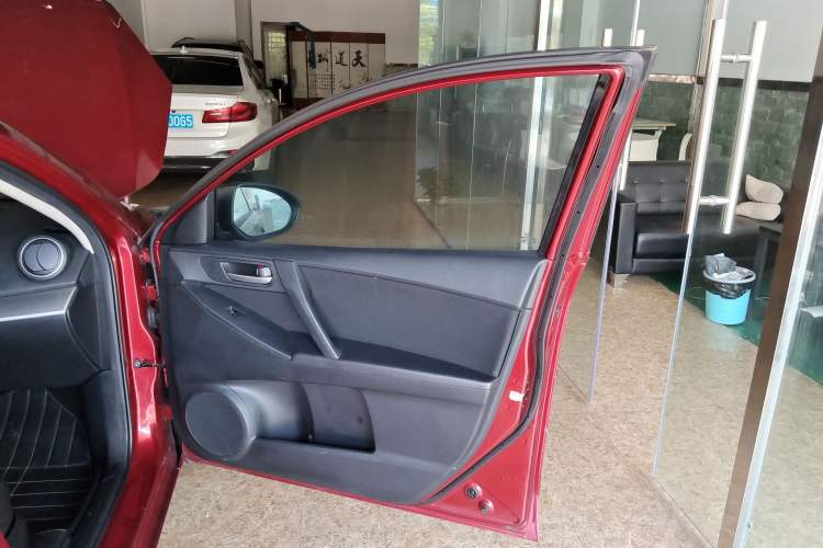 Used Mazda Mazda 3 2015 Sedan 1.6L Automatic Elite Model